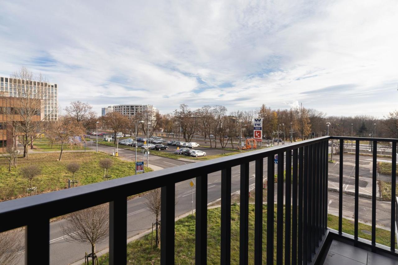 Lotniczowka Apartments By Renters Prestige Краков Экстерьер фото