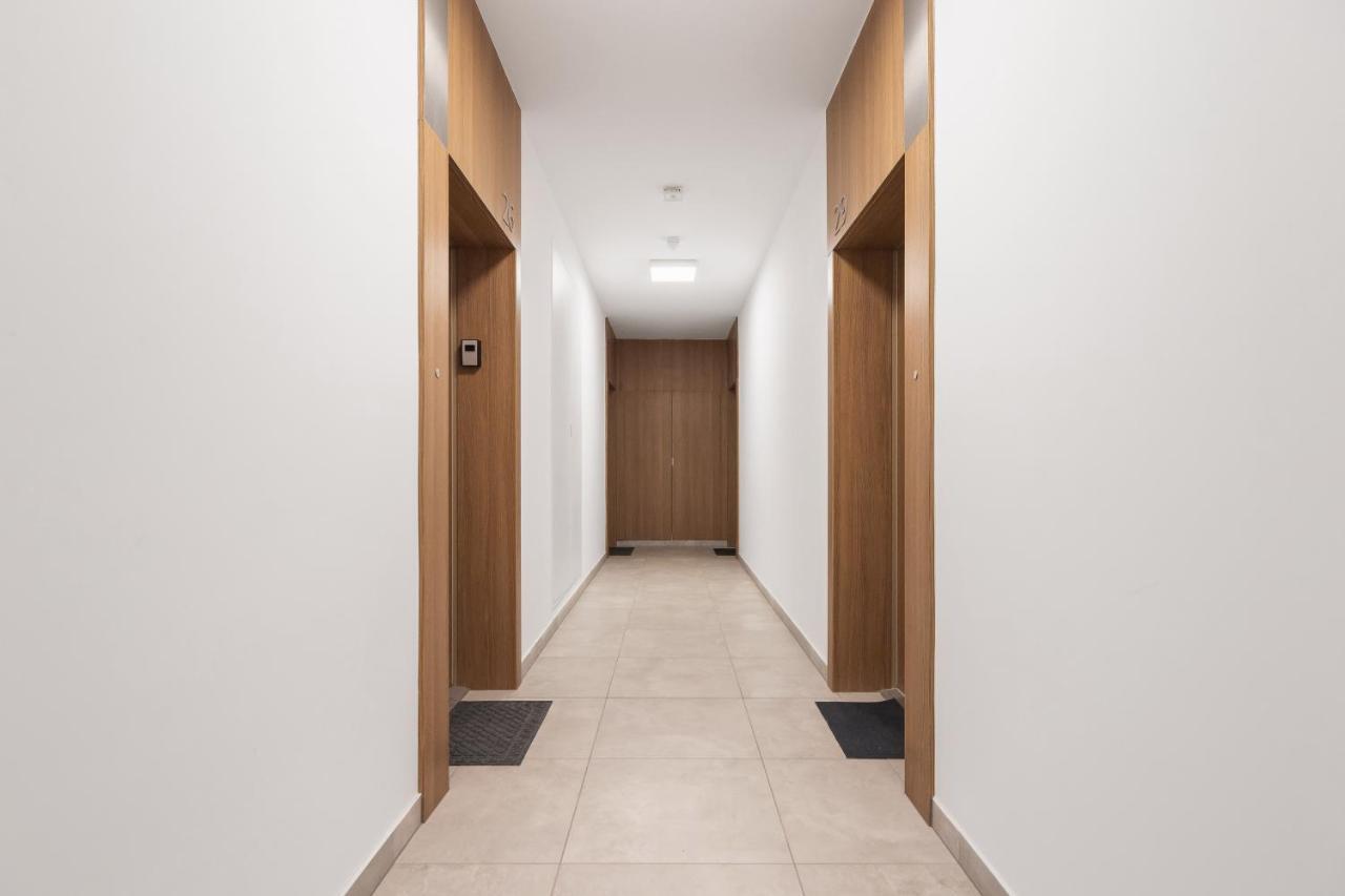 Lotniczowka Apartments By Renters Prestige Краков Экстерьер фото